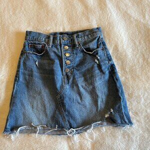 Gap Denim Button Fly Mini Skirt with Frayed Hem Size 00/24